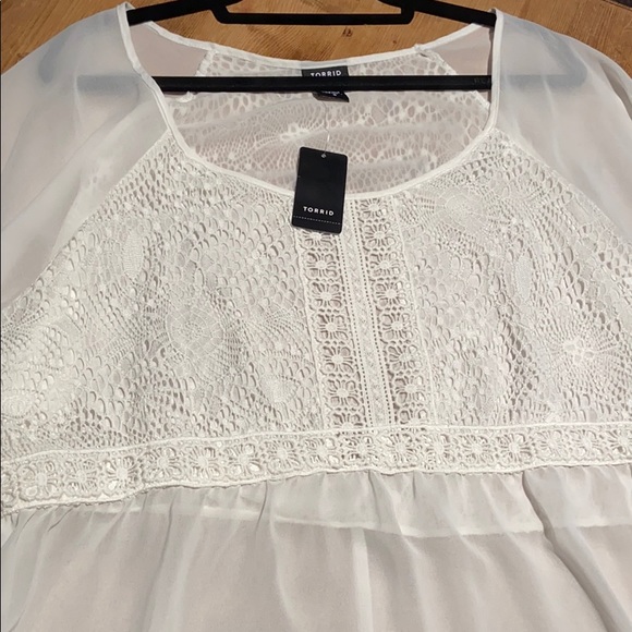 NWT Sz 3 Torrid plus size white blouse shirt party dress casual top flowy - Picture 3 of 9